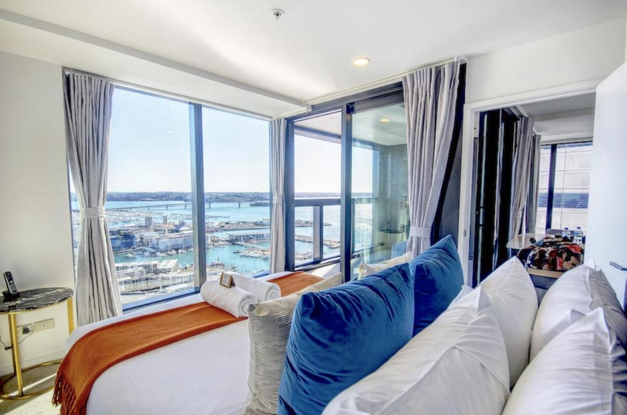 Magnificent Harbour View Skytower View Apartment In Cbd オークランド エクステリア 写真