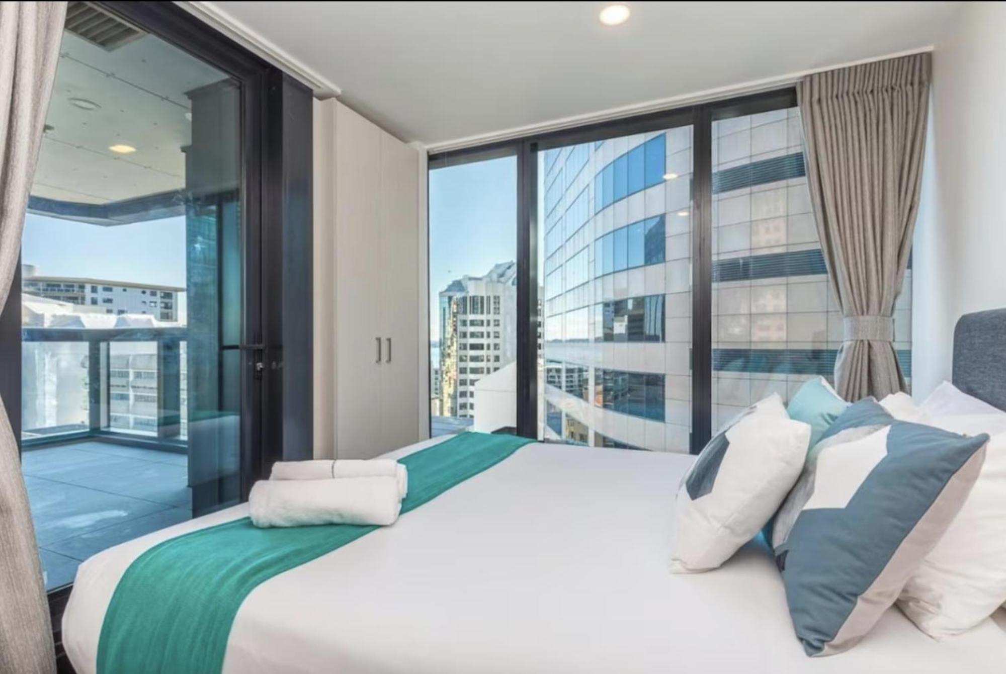 Magnificent Harbour View Skytower View Apartment In Cbd オークランド エクステリア 写真