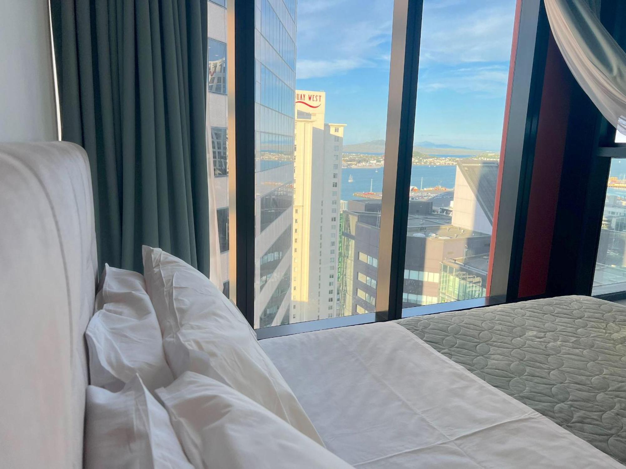 Magnificent Harbour View Skytower View Apartment In Cbd オークランド エクステリア 写真