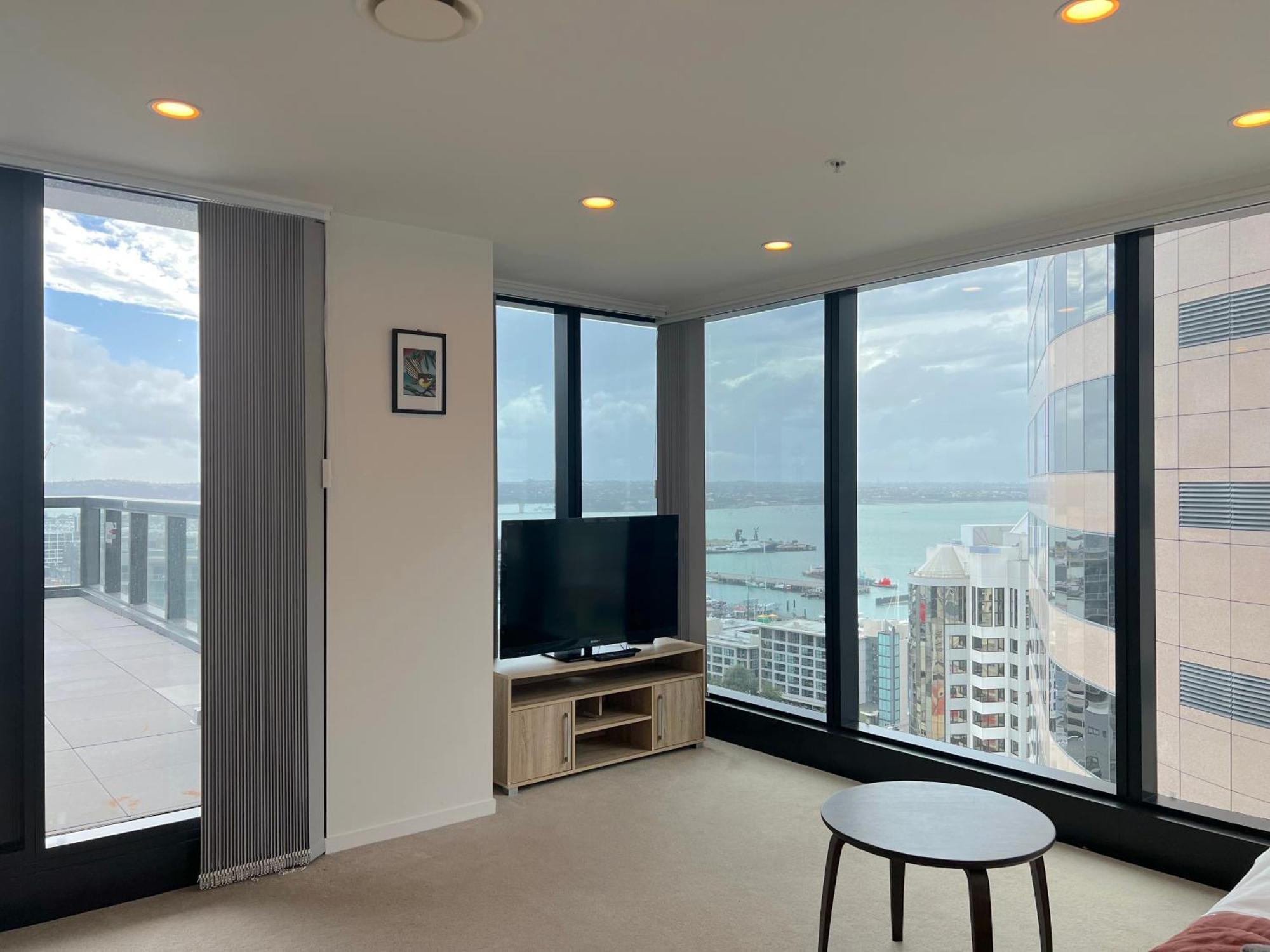 Magnificent Harbour View Skytower View Apartment In Cbd オークランド エクステリア 写真