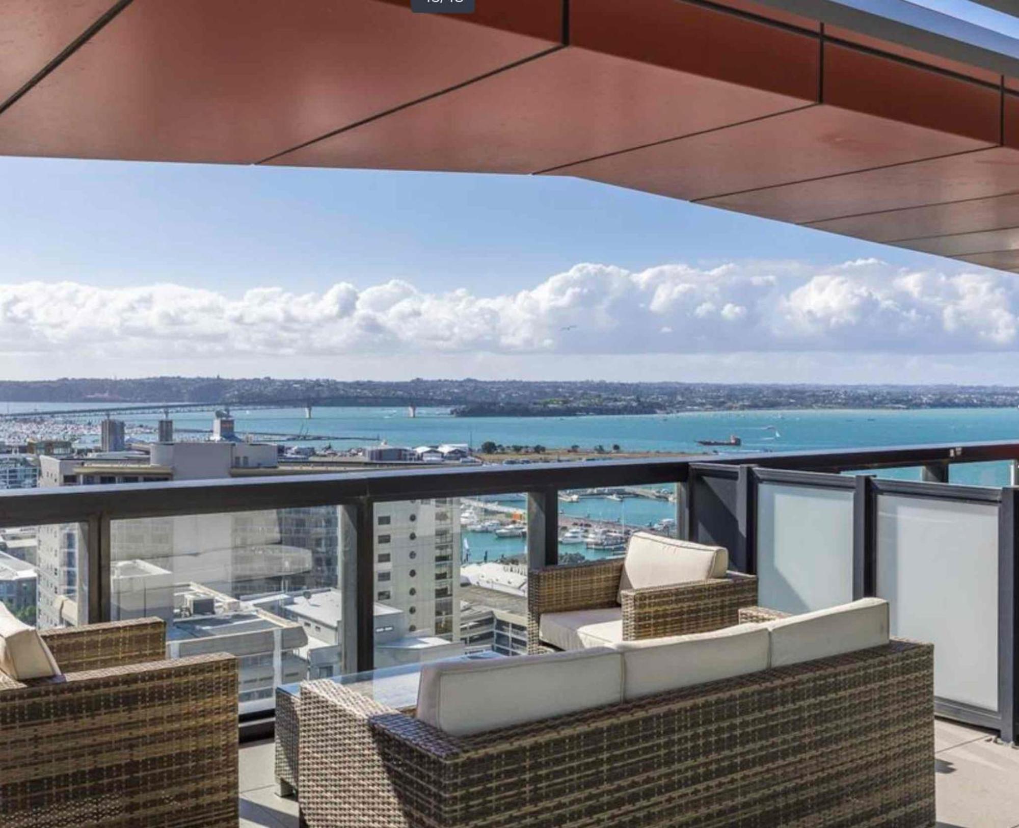 Magnificent Harbour View Skytower View Apartment In Cbd オークランド エクステリア 写真
